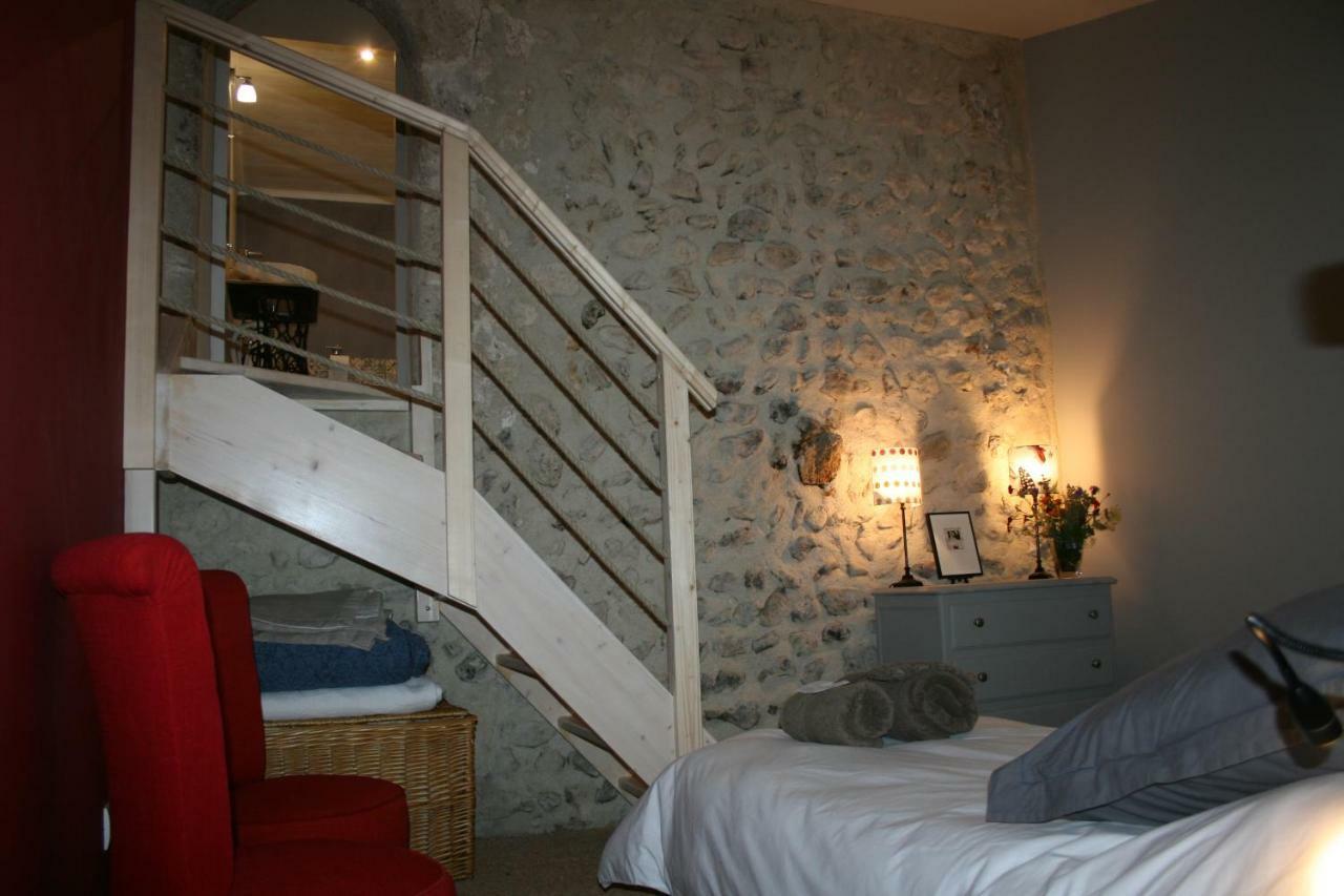 Le Domaine Des Rouges Queues Hotel Chateaudouble  ภายนอก รูปภาพ